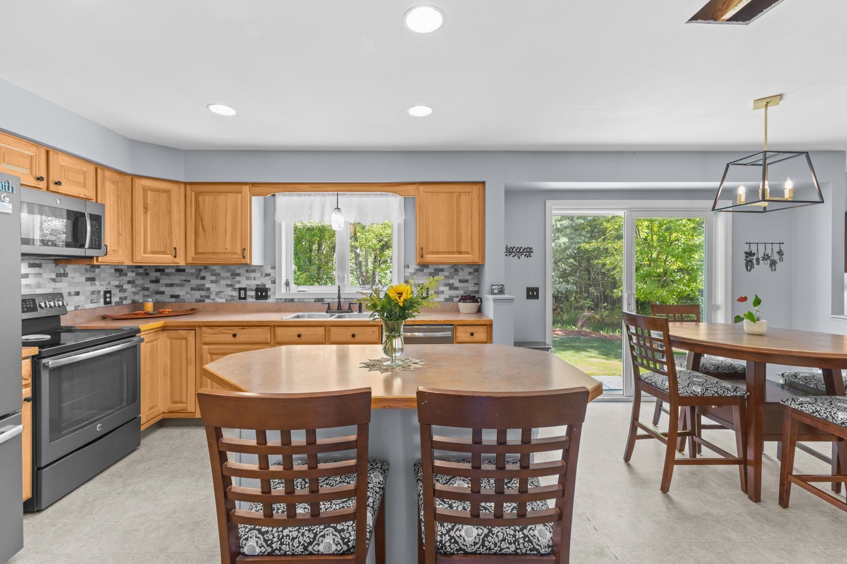 737 Hanon Drive, Unit 110 Williston, VT 05495 - Photo 9 of 33