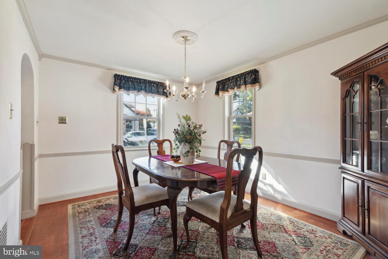 705 Grant Avenue Willow Grove, PA 19090 - Photo 5 of 20 Dining Room