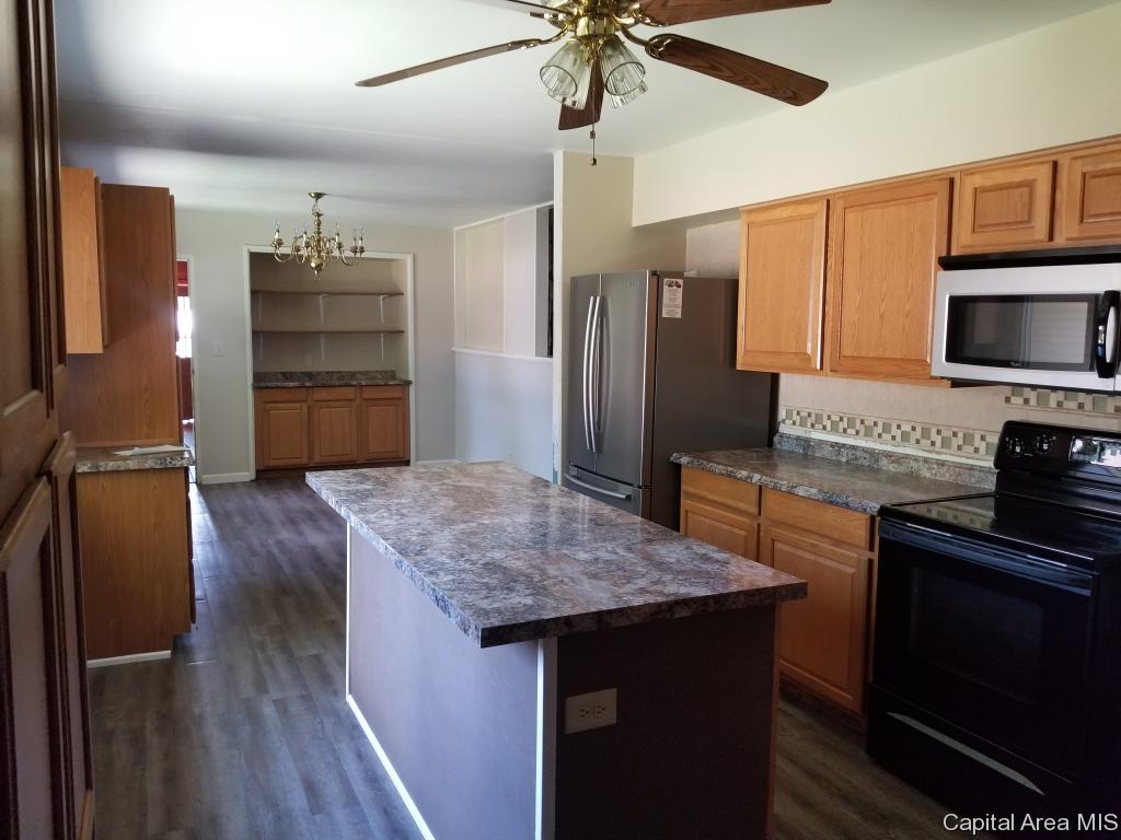 67 Palomino Road Springfield, IL 62702 - Photo 6 of 36