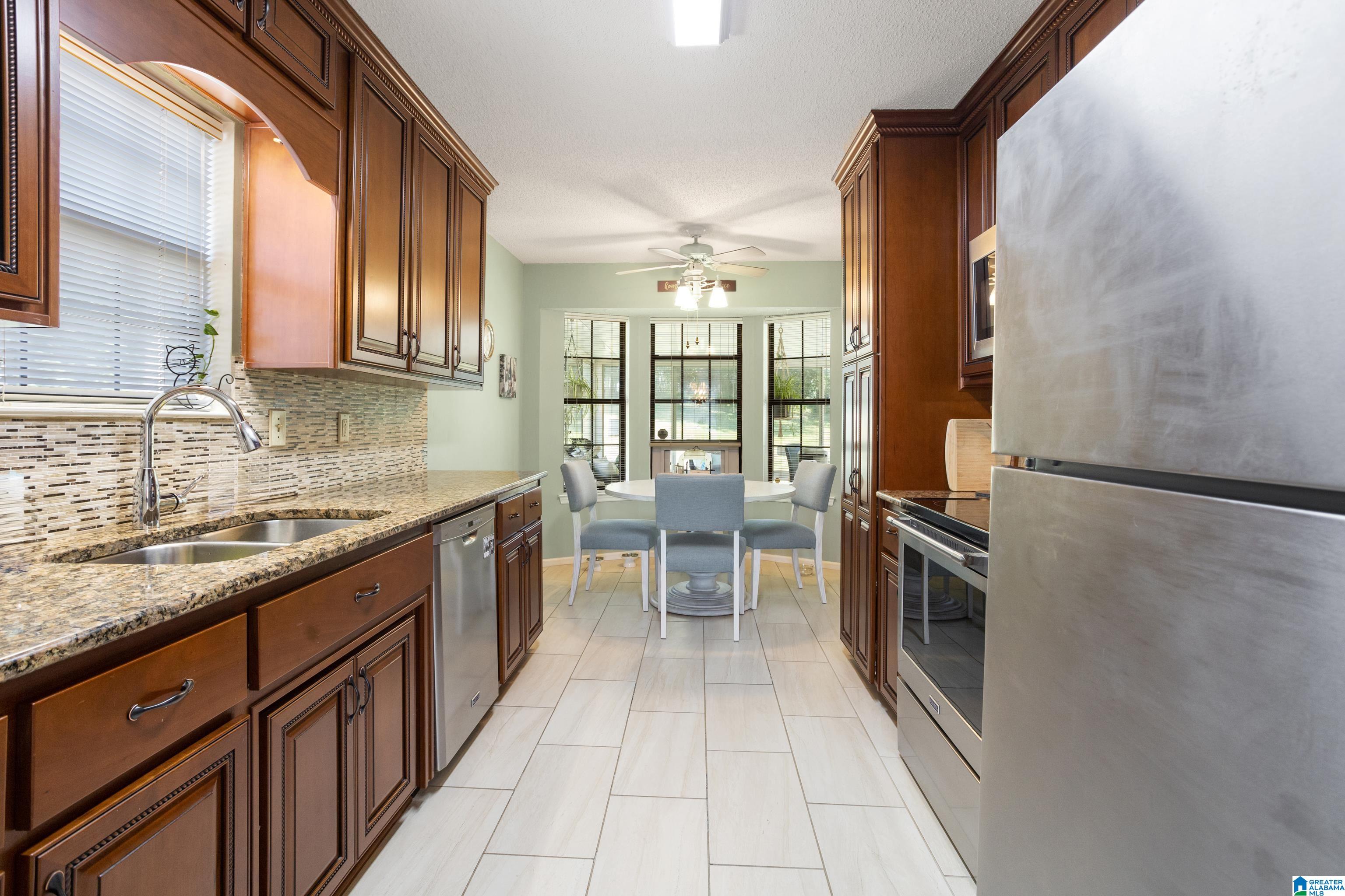 6014 Springview Drive Mount Olive, AL 35117 - Photo 8 of 44