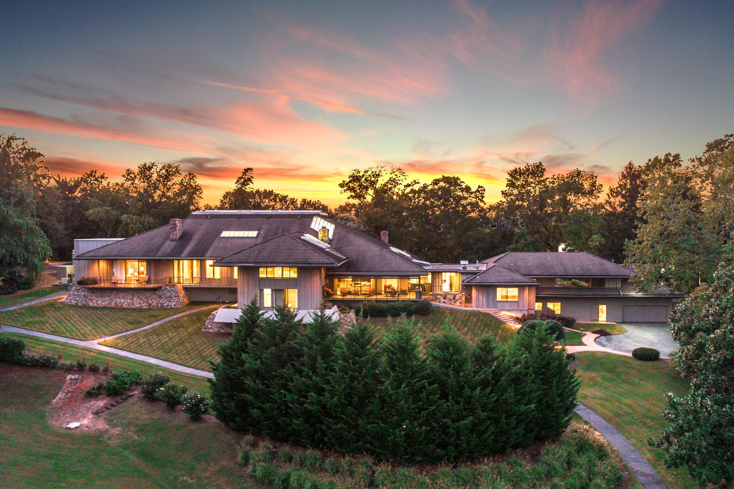 240 South Crest Road Chattanooga, TN 37404 - Photo 1 of 1 240_S_Crest_Rd_011