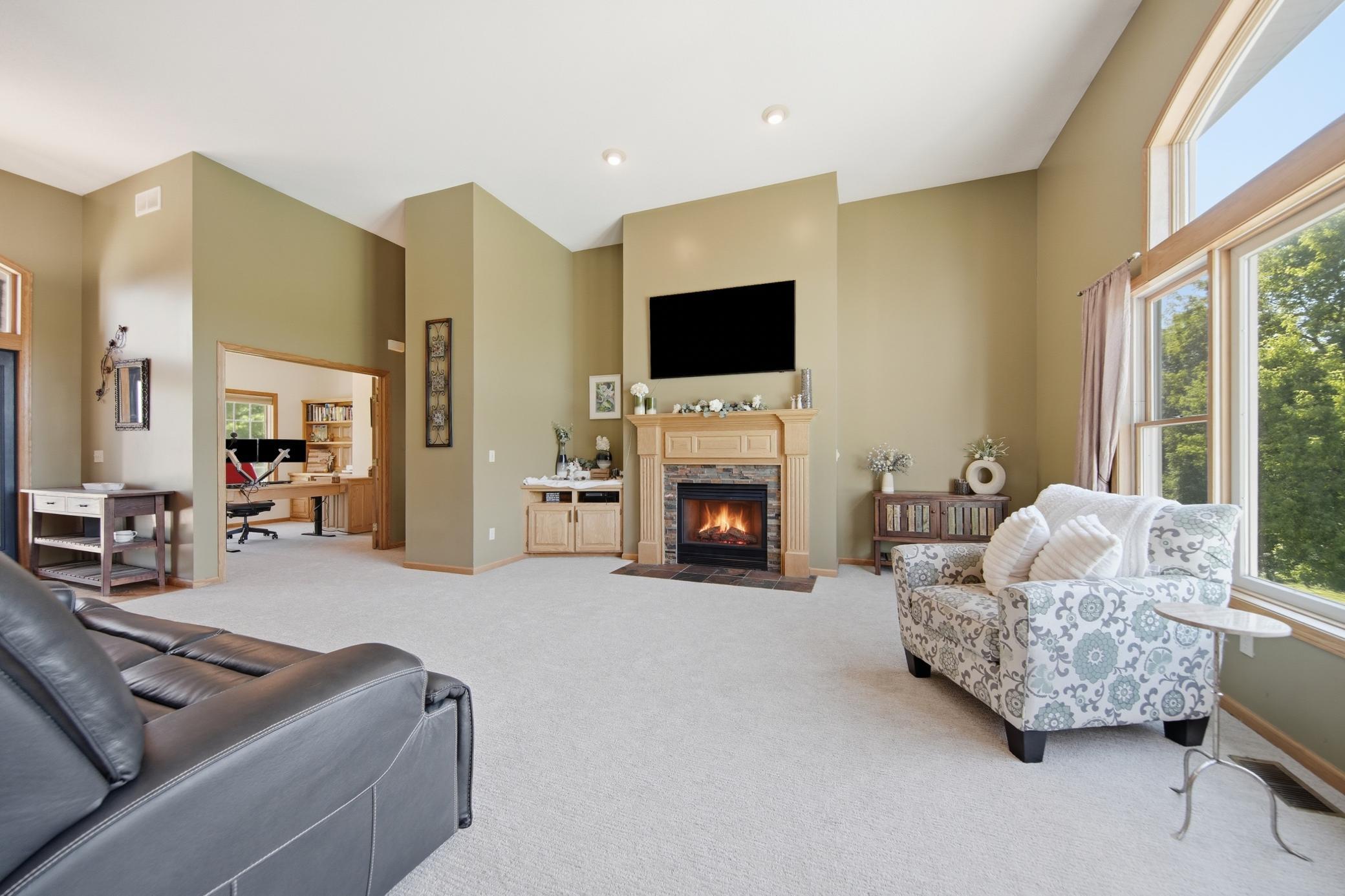 923 Cloverleaf Circle Hudson, WI 54016 - Photo 8 of 60