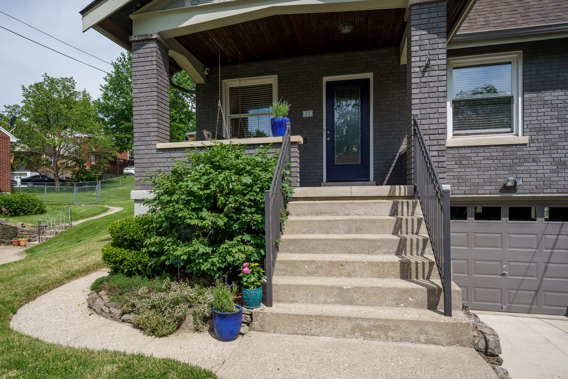 824 Aberdeen Road Covington, KY 41011 - Photo 4 of 48