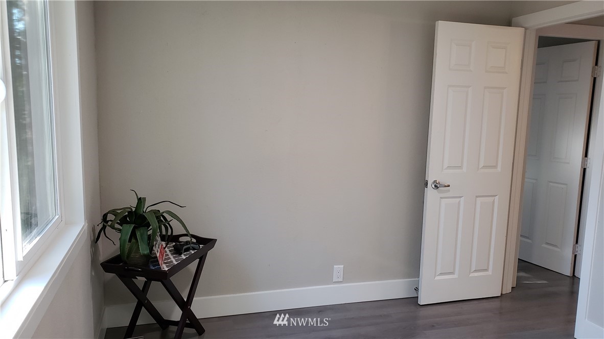 1040 Northeast Larson Boulevard Belfair, WA 98528 - Photo 17 of 31 a view of a room with gym equipment