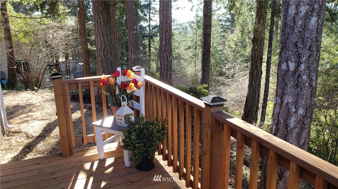 1040 Northeast Larson Boulevard Belfair, WA 98528 - Photo 25 of 31 a view of balcony and deck