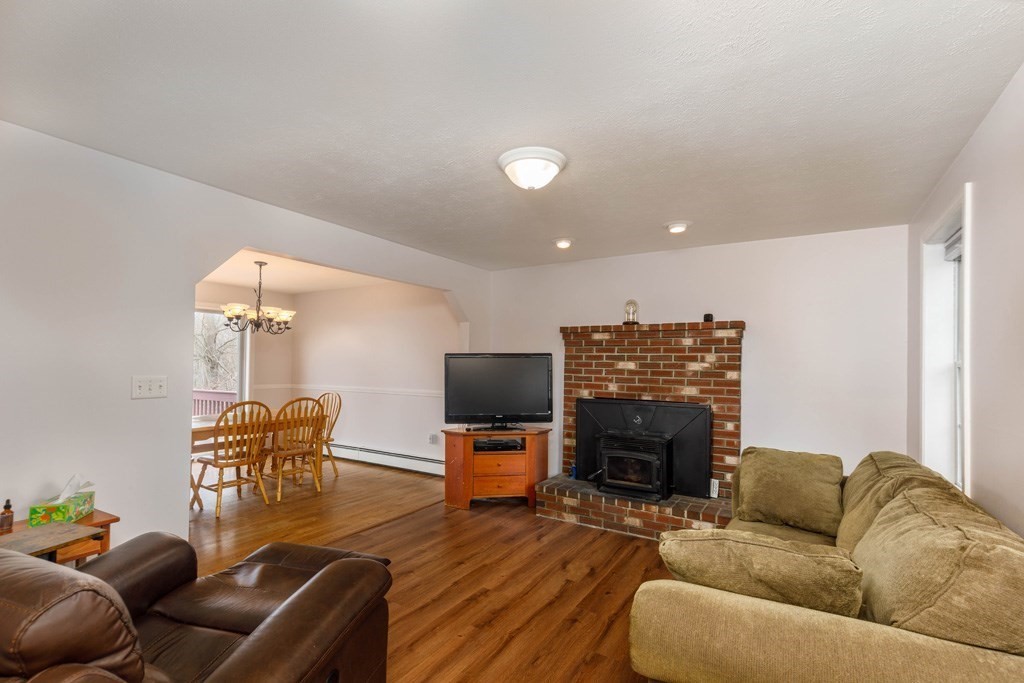 86 Jackson Hill Road Gardner, MA 01440 - Photo 5 of 16 Gallery Image 5