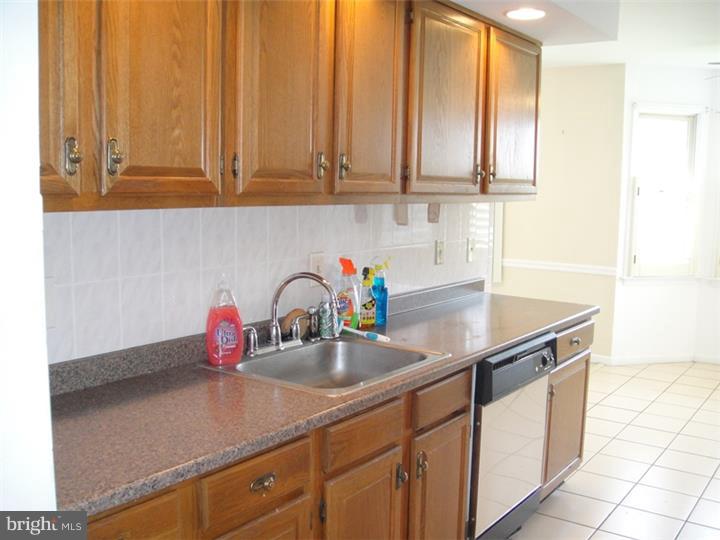 452 Stanford Road Fairless Hills, PA 19030 - Photo 5 of 23 Kitchen