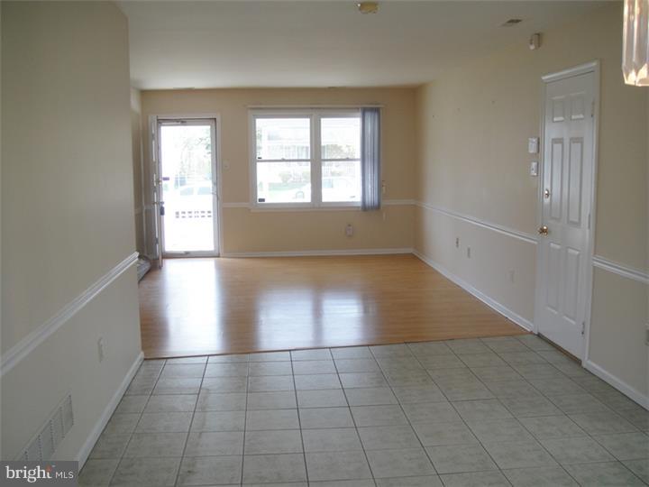 452 Stanford Road Fairless Hills, PA 19030 - Photo 8 of 23 Living Room