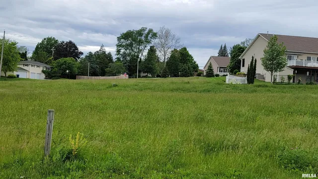 $40,000 | 1812 East 6th Street, Unit A, Coal Valley, IL 61240