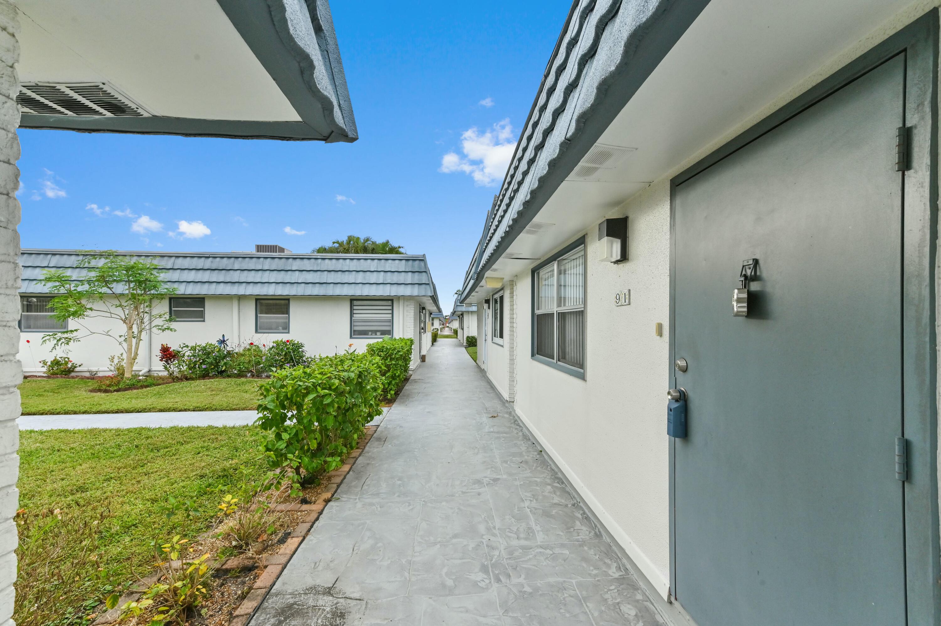 91 Waterford D Delray Beach, FL 33446 - Photo 2 of 37 tempImageV3T9UJ