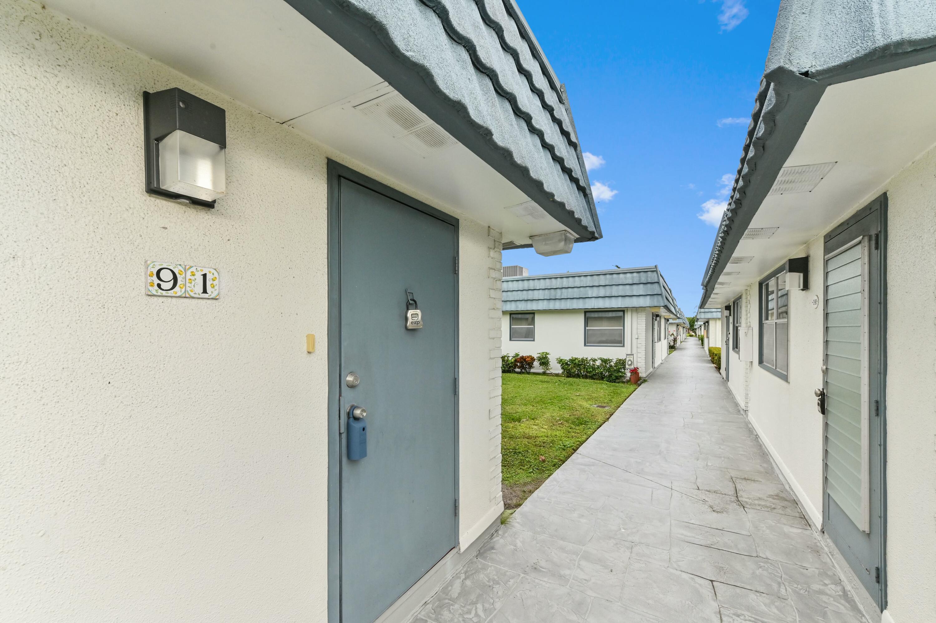 91 Waterford D Delray Beach, FL 33446 - Photo 3 of 37 tempImageKrHU6L