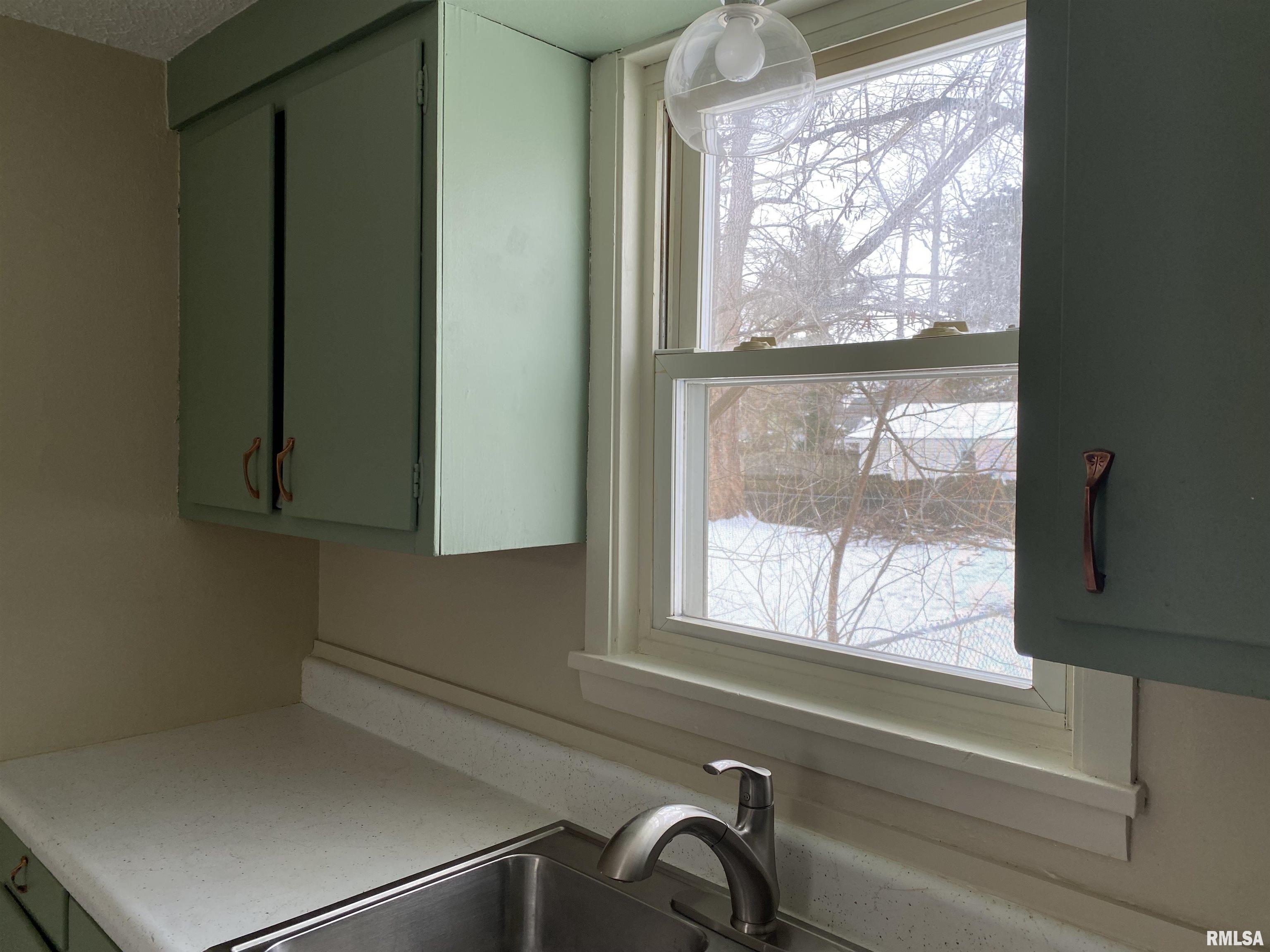 504 Williams Street Springfield, IL 62704 - Photo 12 of 19