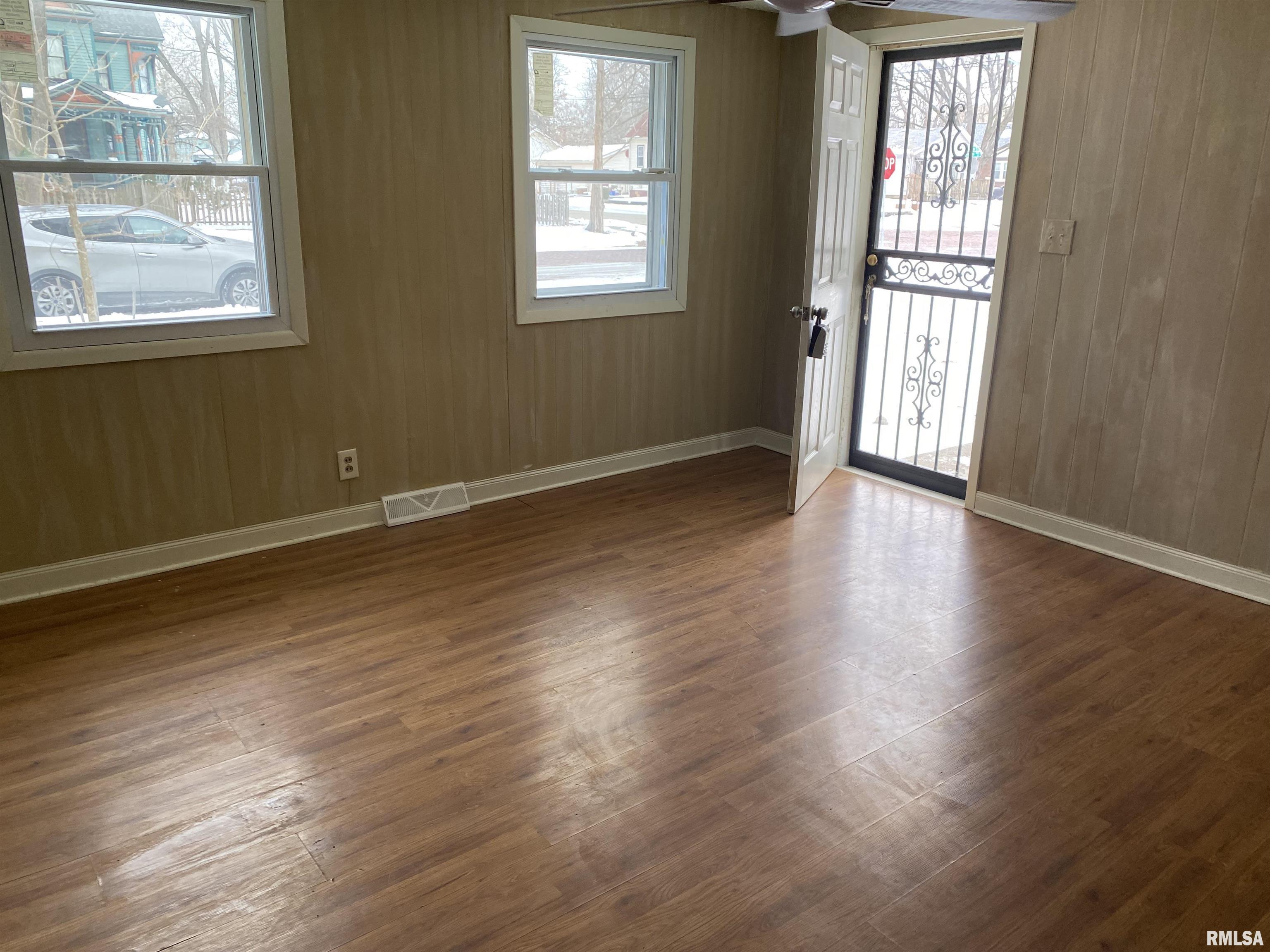 504 Williams Street Springfield, IL 62704 - Photo 3 of 19