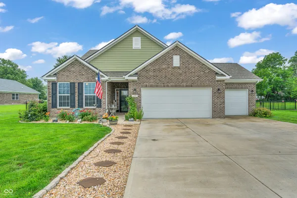 $415,000 | 639 Cardinal Drive, Jamestown, IN 46147