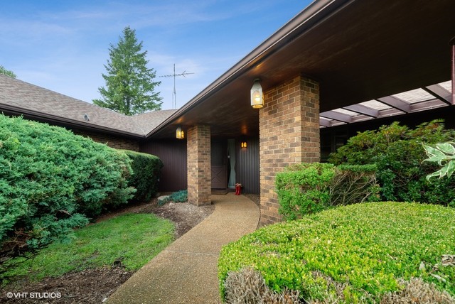781 West Dresser Road DeKalb, IL 60115 - Photo 2 of 35