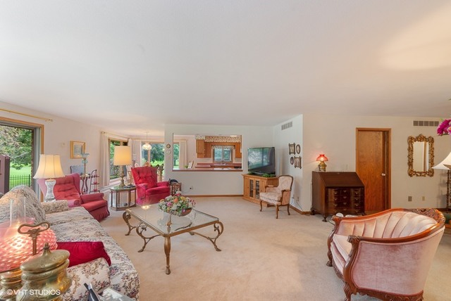 781 West Dresser Road DeKalb, IL 60115 - Photo 17 of 35