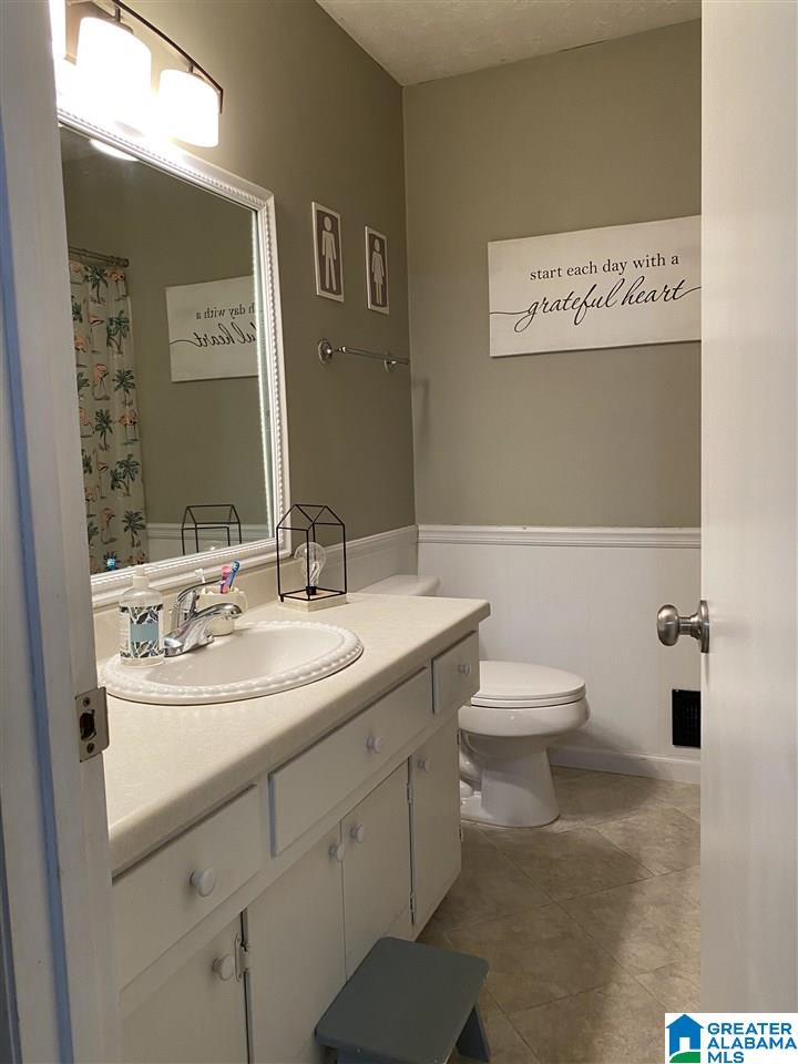 902 Cherokee Trail Anniston, AL 36206 - Photo 8 of 23