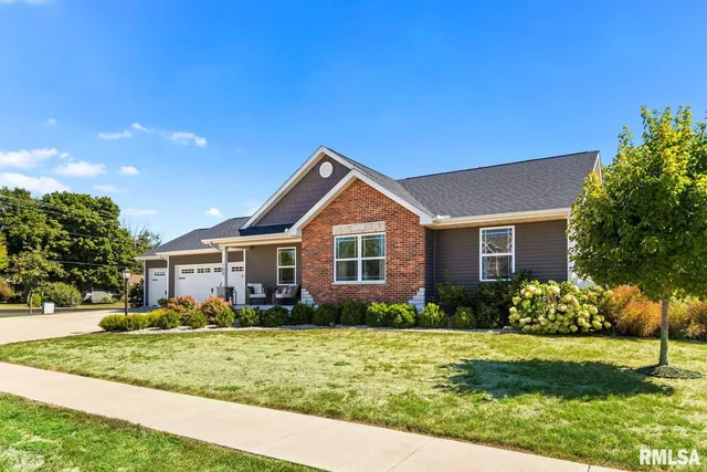 $410,000 | 100 Presley Street, Chillicothe, IL 61523