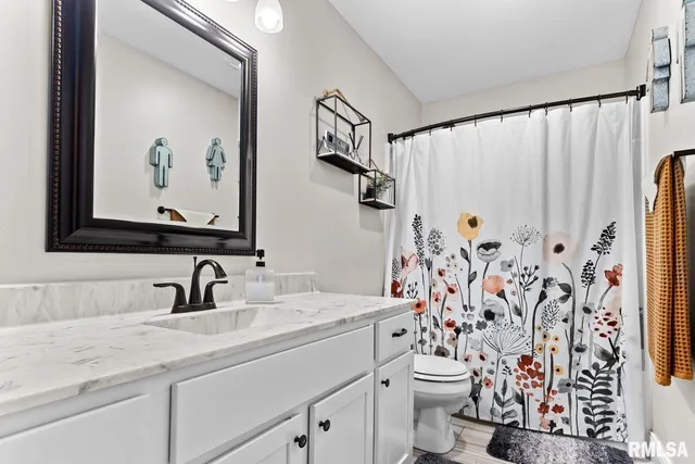 $410,000 | 100 Presley Street, Chillicothe, IL 61523