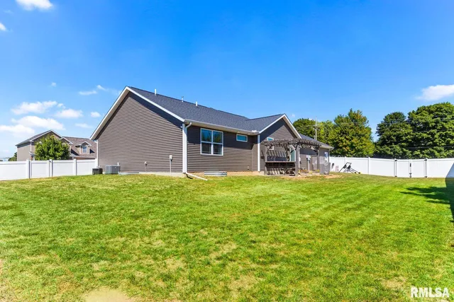 $410,000 | 100 Presley Street, Chillicothe, IL 61523