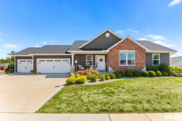 $410,000 | 100 Presley Street, Chillicothe, IL 61523