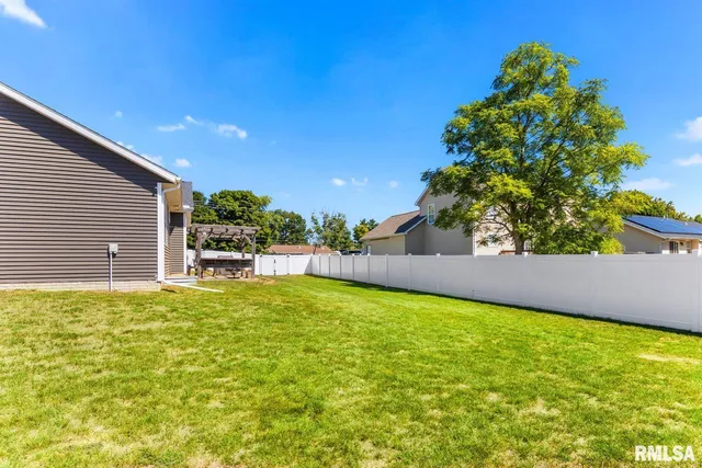 $410,000 | 100 Presley Street, Chillicothe, IL 61523