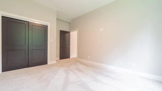 $1,029,999 | 161 North Winterberry Drive, Valparaiso, IN 46385