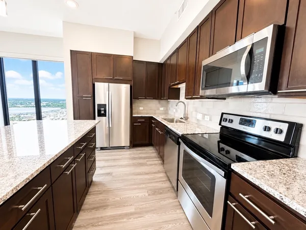 $3,701 | 9787 Katy Freeway, Unit 1206, Houston, TX 77024