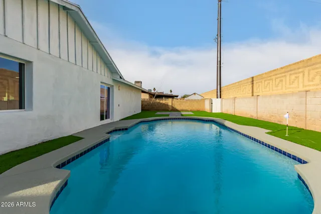 $3,995 | 516 East Greenway Drive, Tempe, AZ 85282