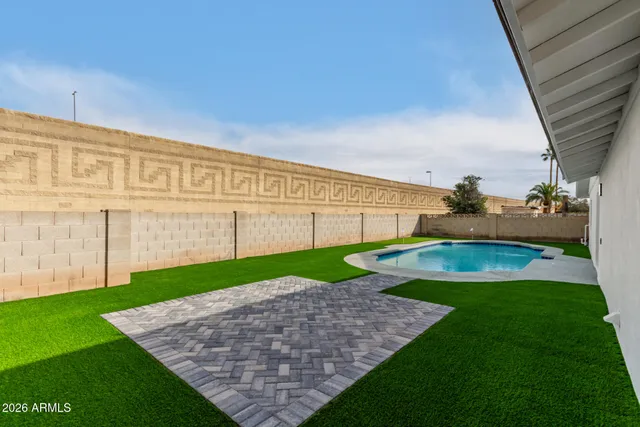 $3,995 | 516 East Greenway Drive, Tempe, AZ 85282