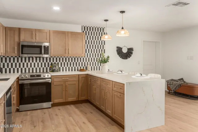 $3,495 | 516 East Greenway Drive, Tempe, AZ 85282