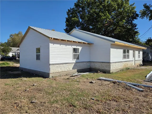 $210,000 | 714 Broadway Street, Lamar, MO 64759