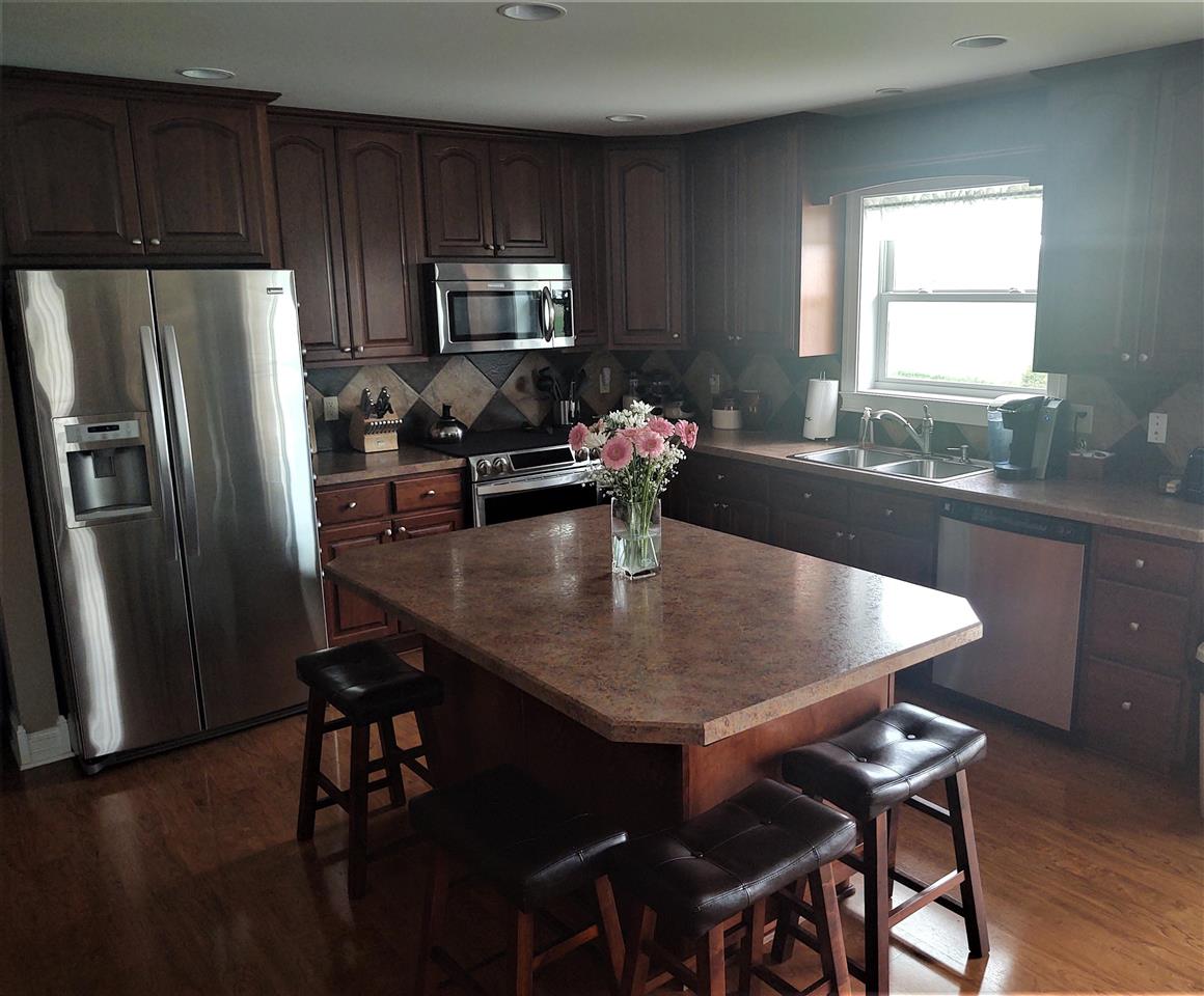 6095 Pierce Road Freeland, MI 48623 - Photo 4 of 35