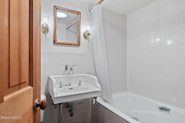 $4,500,000 | 19 Roberts Road, Sandisfield, MA 01255