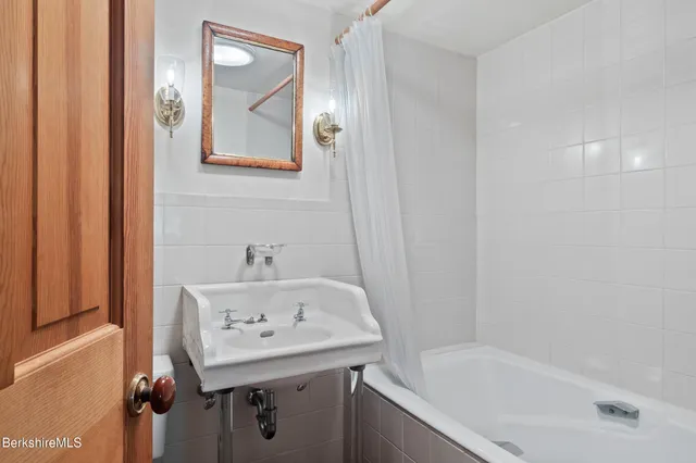 $4,500,000 | 19 Roberts Road, Sandisfield, MA 01255