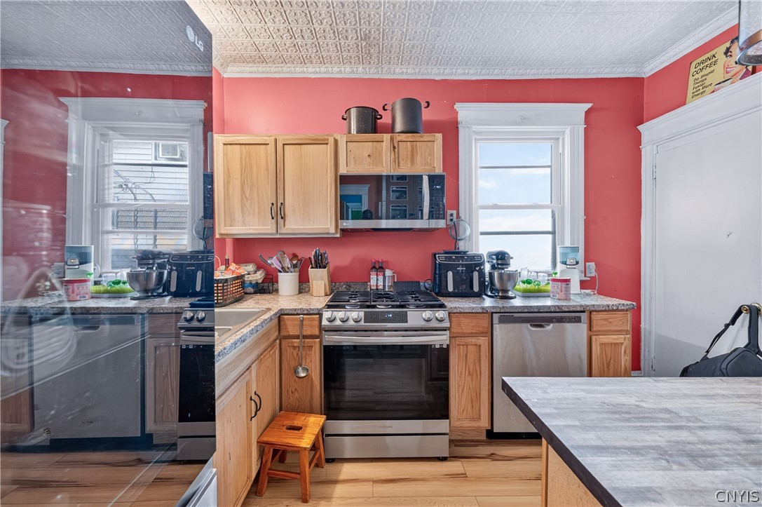 524 West Thomas Street Rome, NY 13440 - Photo 20 of 46