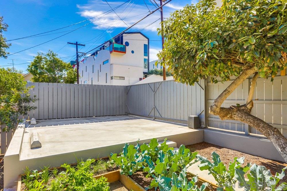 2525 E Street San Diego, CA 92102 - Photo 44 of 46 a view of a backyard with pathway