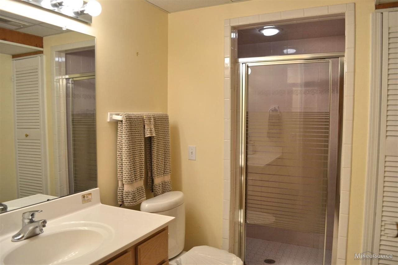 1034 Bluebird Drive Rochester, MI 48307 - Photo 21 of 26 31162293-20.JPG