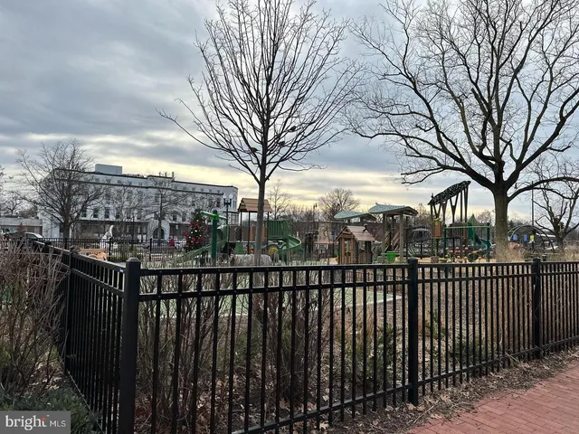 $2,250 | 830 D Street Southeast, Unit B, Washington, DC 20003