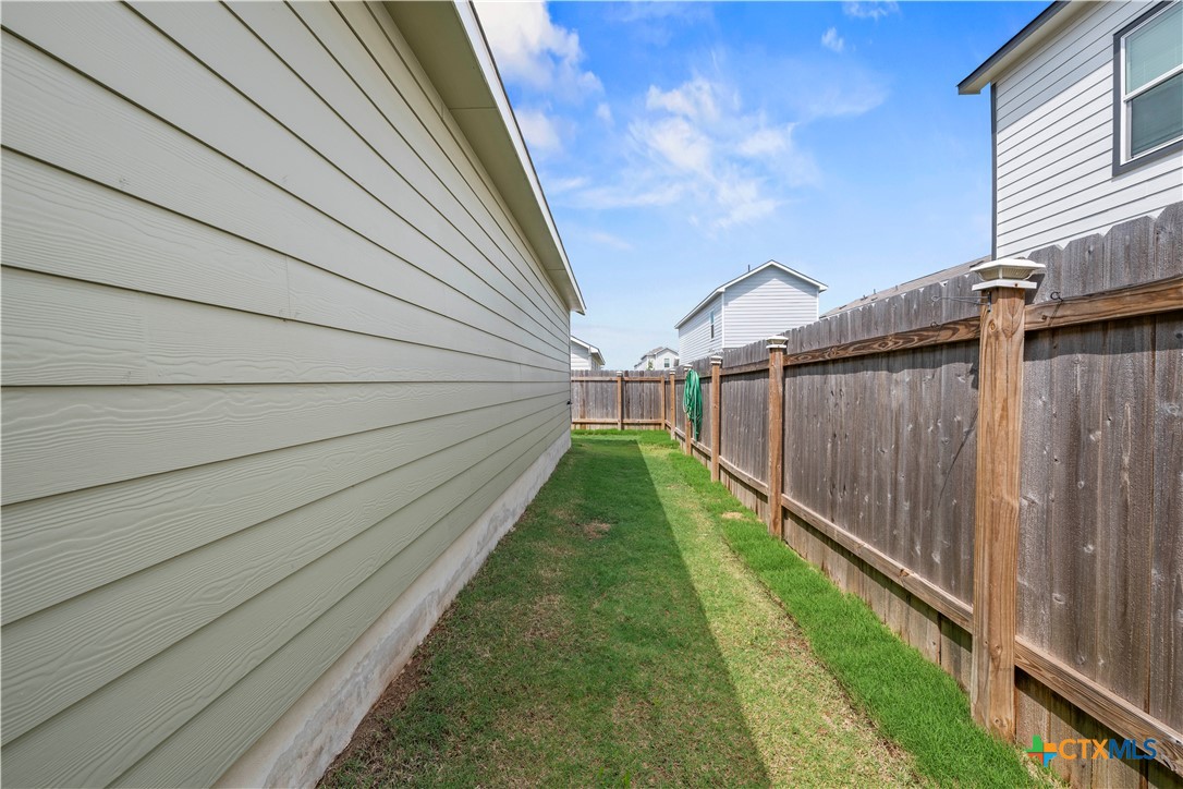 649 Marty Allen Loop Jarrell, TX 76537 - Photo 26 of 27