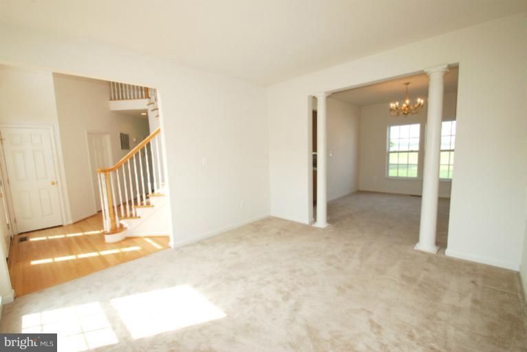 109 Lister Lane Ridgely, MD 21660 - Photo 5 of 30 Living Room