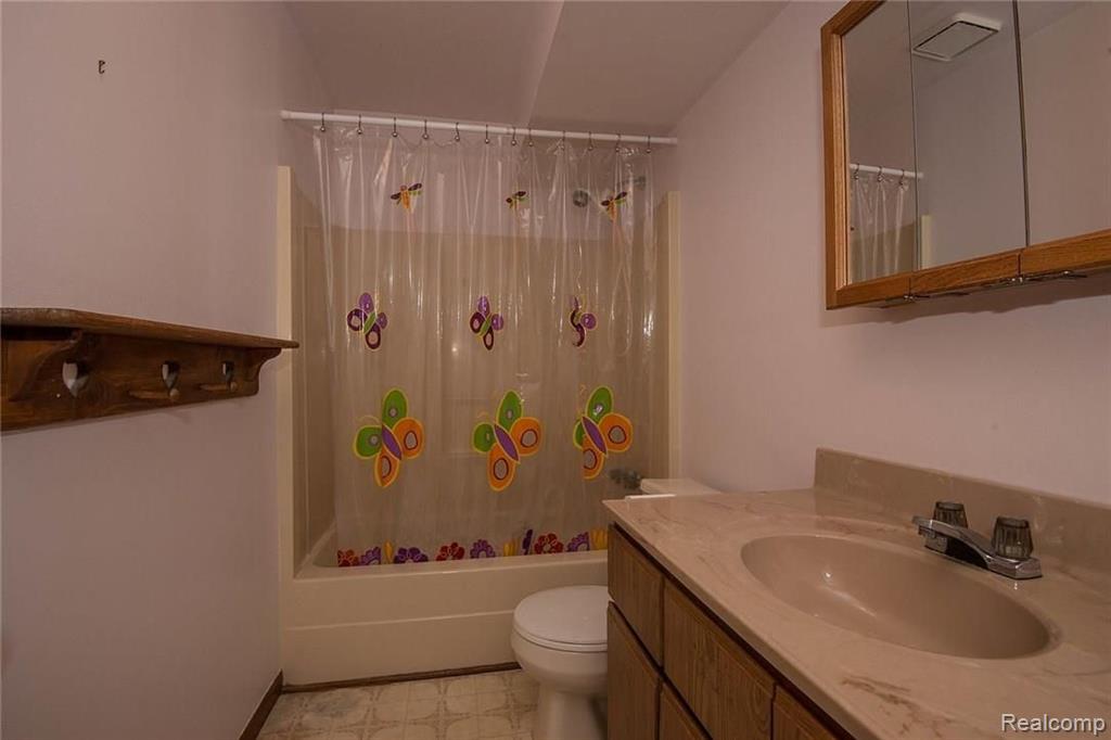 25290 Power Road Farmington Hills, MI 48336 - Photo 22 of 30