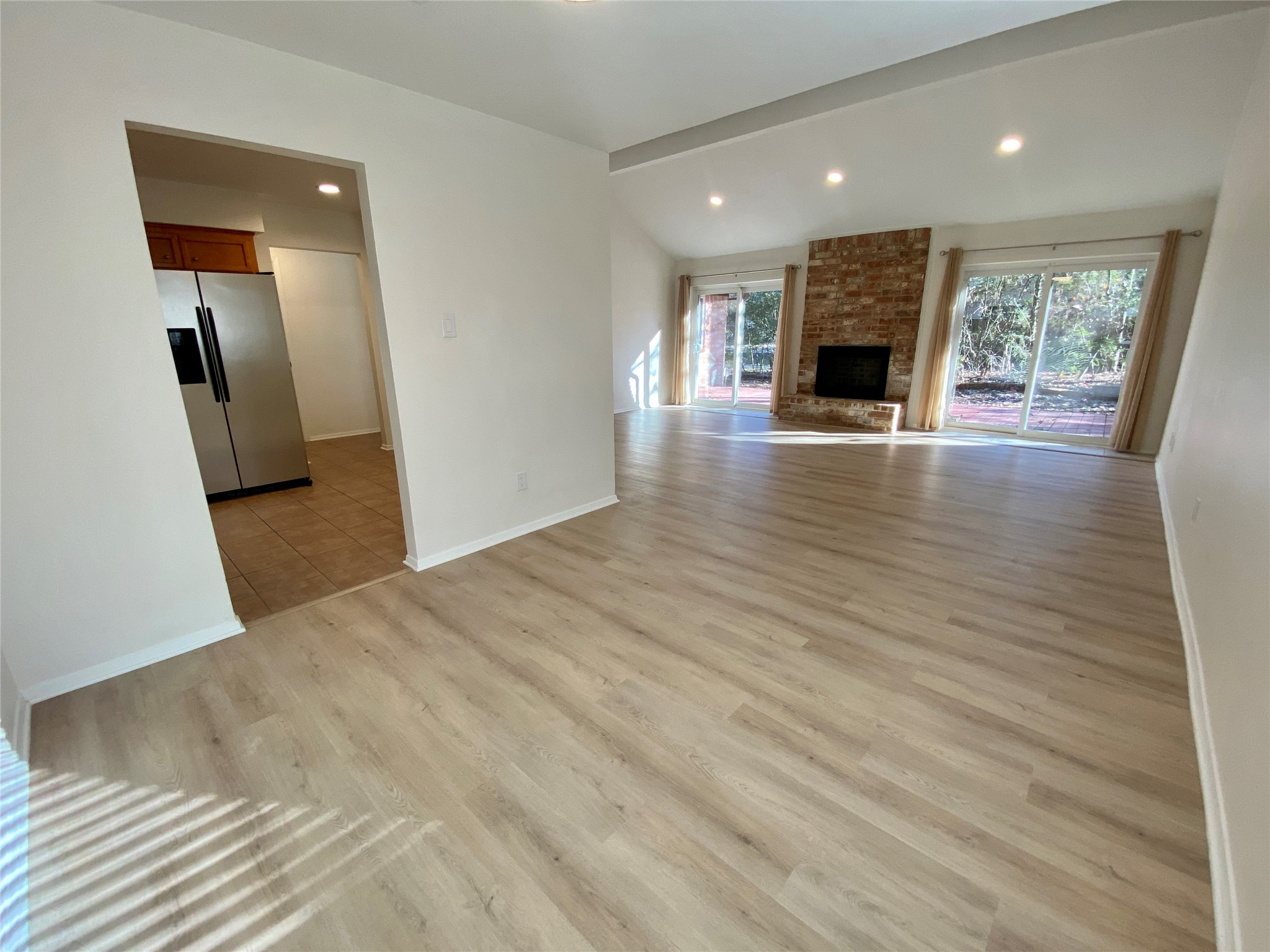 2 North Waxberry Road The Woodlands, TX 77381 - Photo 7 of 28