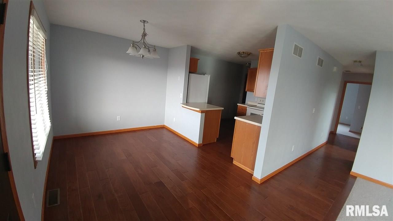 1259 Newcastle Road Washington, IL 61571 - Photo 3 of 10 Gallery Image 3