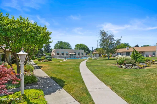 $279,500 | 5701 West Chestnut Avenue, Unit 1, Yakima, WA 98908