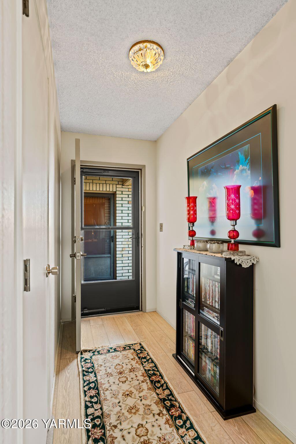 5701 West Chestnut Avenue, Unit 1 Yakima, WA 98908 - Photo 2 of 26 5701 W Chestnut Ave No1-5