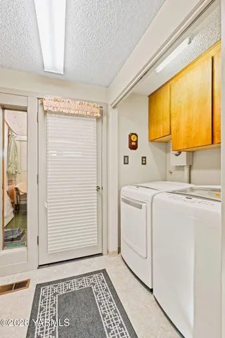 $279,500 | 5701 West Chestnut Avenue, Unit 1, Yakima, WA 98908