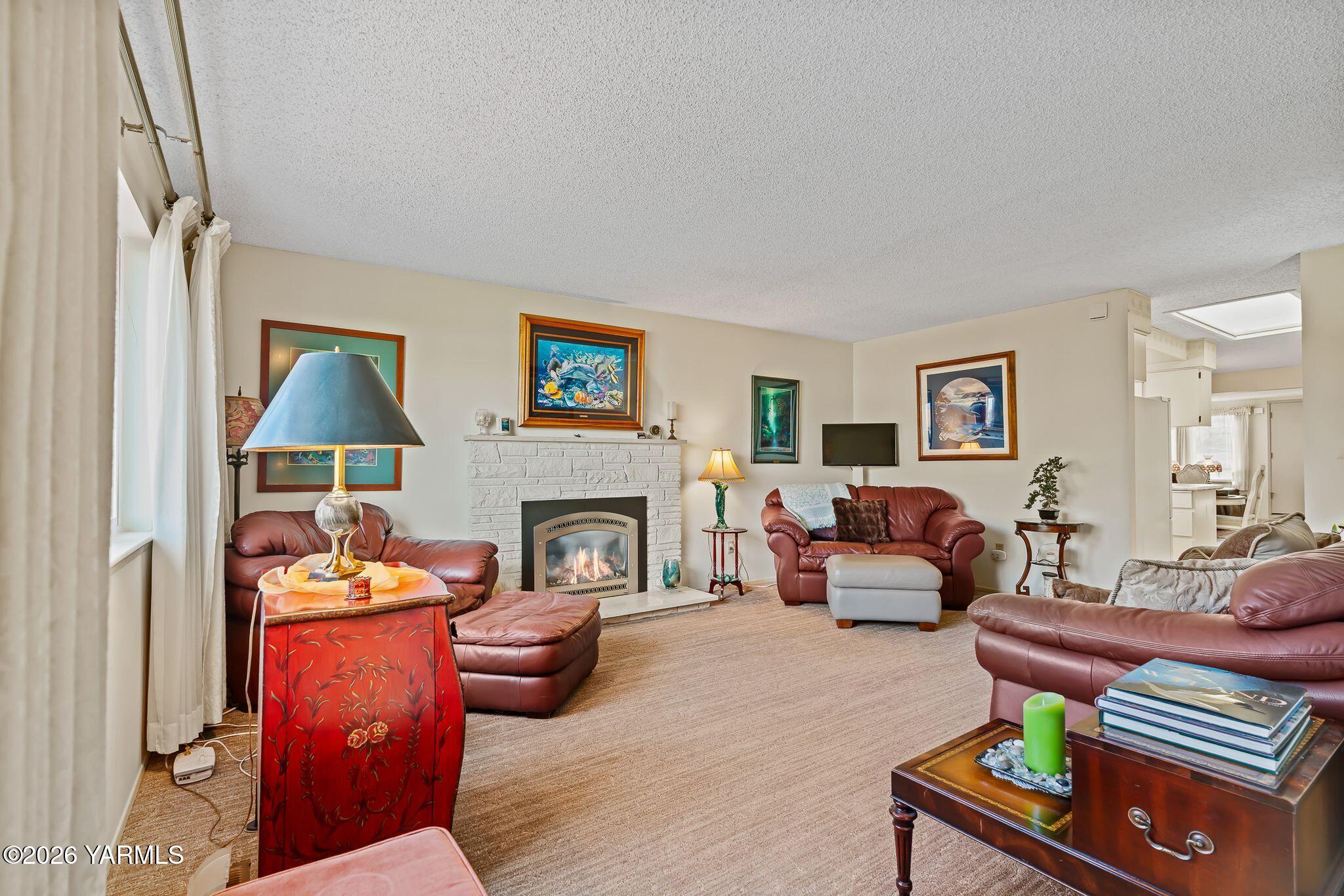 5701 West Chestnut Avenue, Unit 1 Yakima, WA 98908 - Photo 3 of 26 5701 W Chestnut Ave No1-6 copy