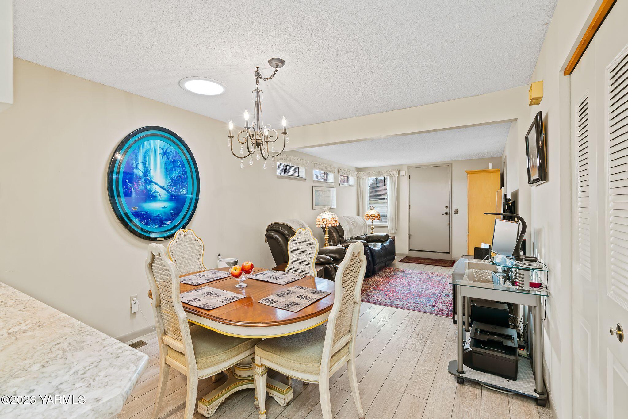 5701 West Chestnut Avenue, Unit 1 Yakima, WA 98908 - Photo 8 of 26 5701 W Chestnut Ave No1-11