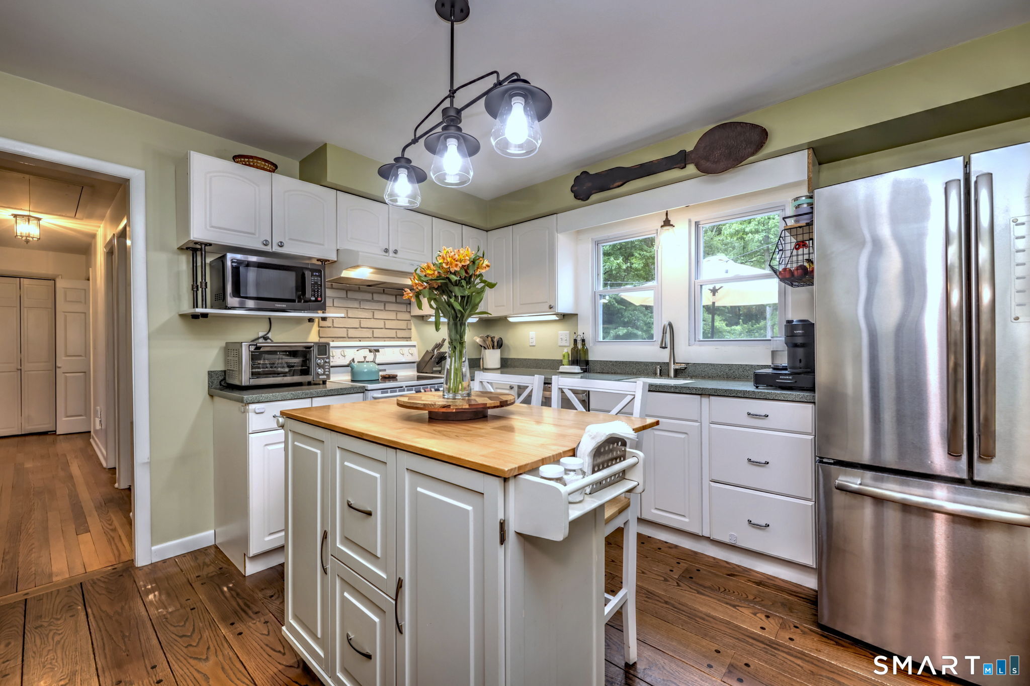 78 Blackhouse Road Trumbull, CT 06611 - Photo 17 of 37
